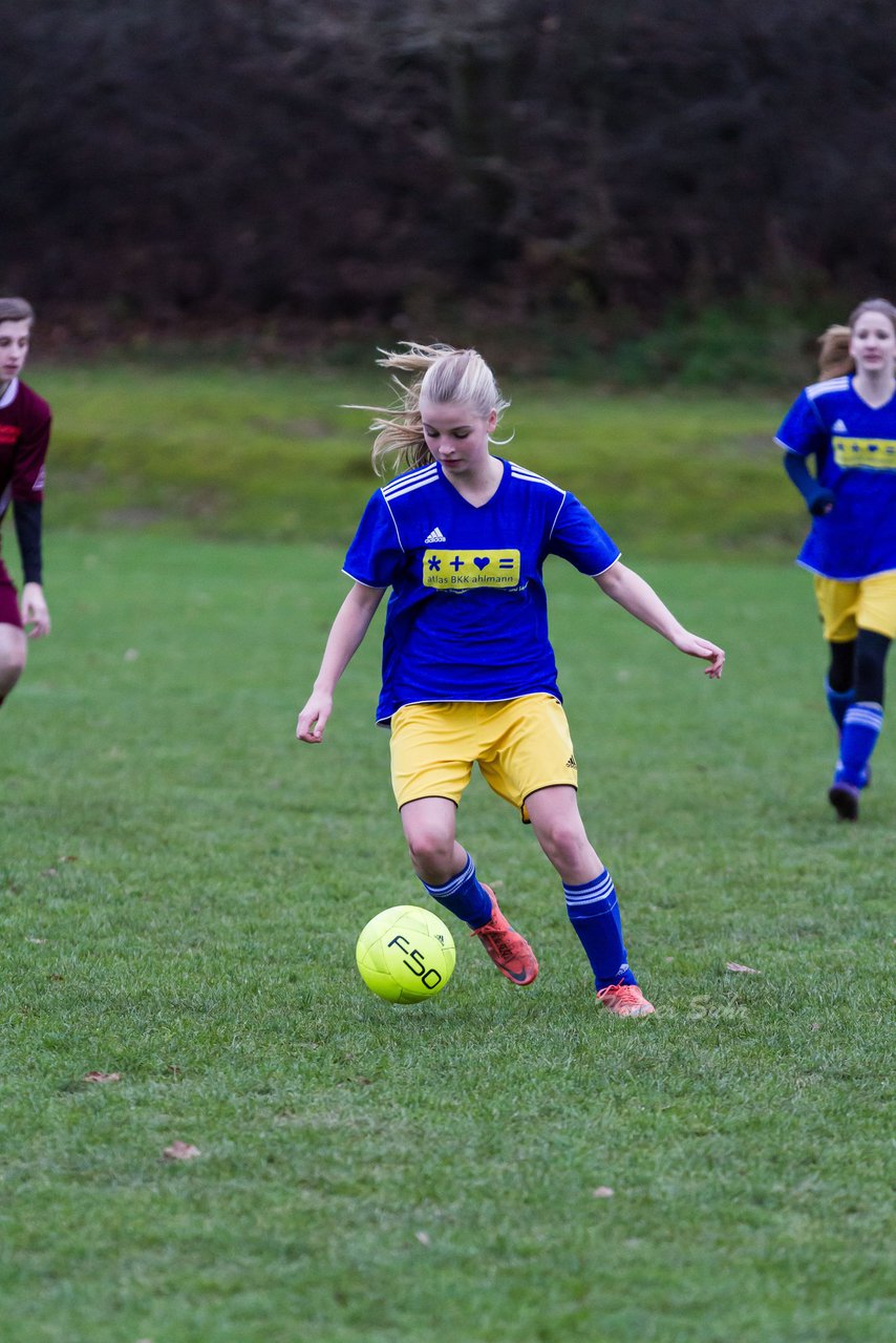 Bild 194 - B-Juniorinnen TSV Gnutz o.W. - SV Henstedt Ulzburg II : Ergebnis: ca. 5:0